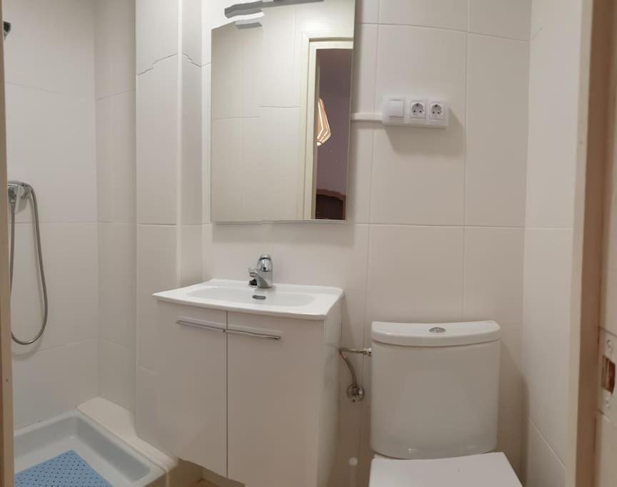 Casa Ramona Apartamento De Pueblo Con Patio En El Centro De Sant Joan サン・ホアン・デ・レ・アバデセス エクステリア 写真